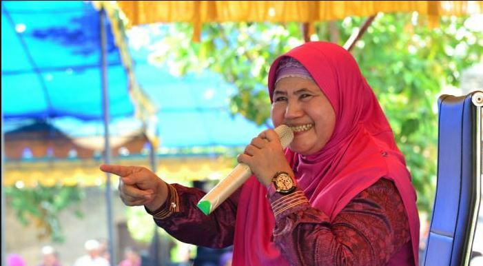 Indopress-Ini-Tarif-Fantastis-Mamah-Dedeh-Aa-Gym-dan-Ustad 